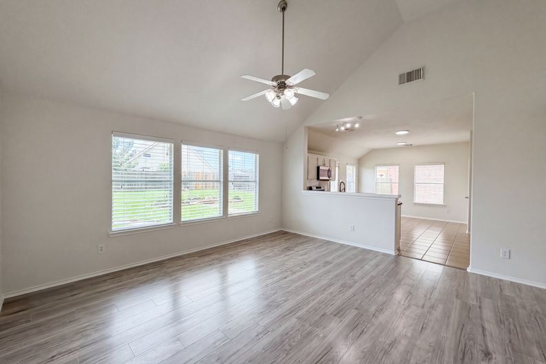 Photo 3 of 22 of 20615 Sandy Bay Ln, Katy, TX
