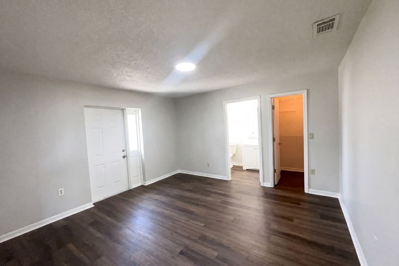 Photo 9 of 25 of 103 Dulverton Way, Kissimmee, FL