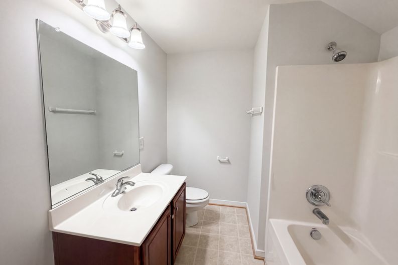 Photo 19 of 26 of 14725 Grand Forest Ct, South Chesterfield, VA