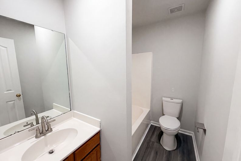Photo 10 of 21 of 11220 Northwoods Forest Dr, Charlotte, NC