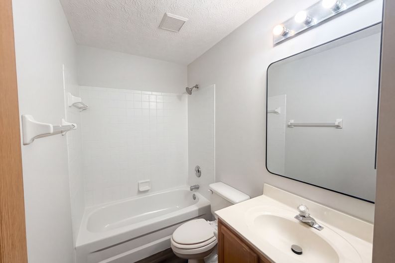 Photo 20 of 40 of 232 Brownstone Ct, Westerville, OH