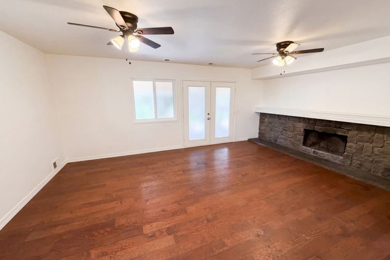 Photo 12 of 40 of 10330 E Weaver Pl, Englewood, CO