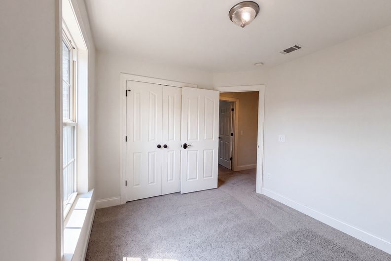 Photo 10 of 24 of 2642 Westhaven Dr, Murfreesboro, TN