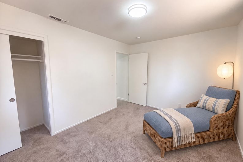 Photo 13 of 20 of 3008 Lerwick Rd, Sacramento, CA