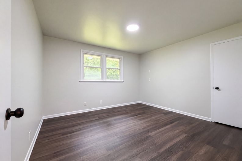 Photo 12 of 18 of 724 Woodmere Dr, Nashville, TN
