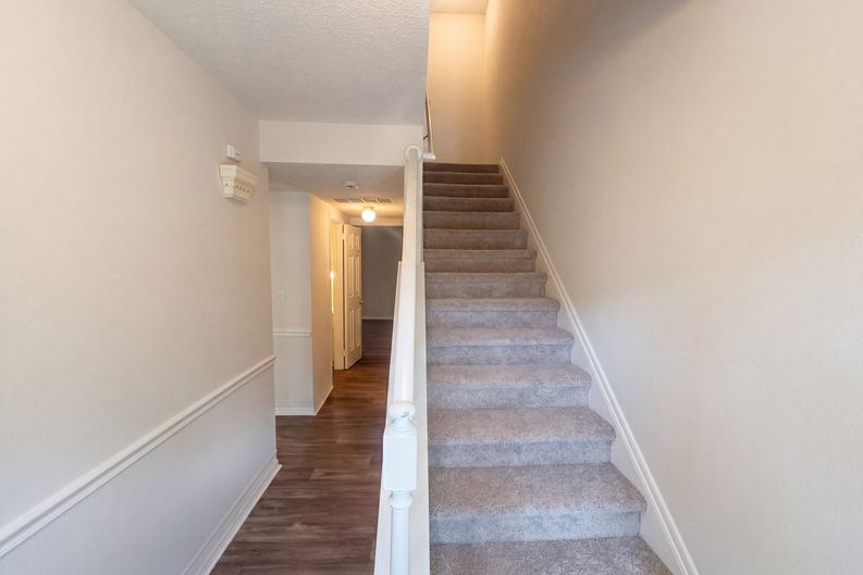 Photo 9 of 21 of 3229 Regents Park Ln, Greensboro, NC