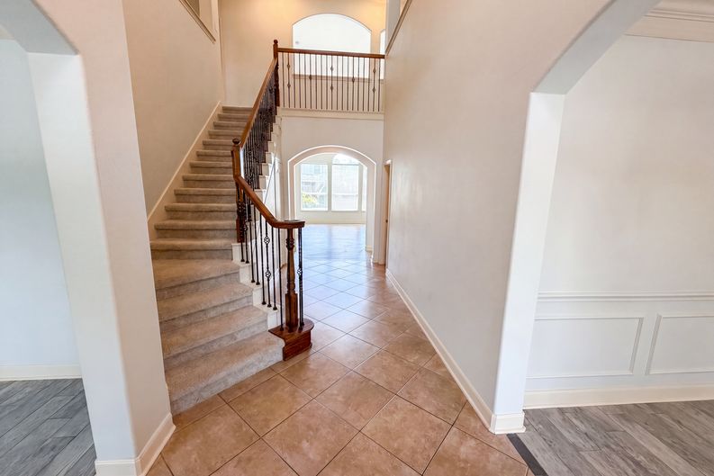 Photo 4 of 36 of 15822 Maple Shores Dr, Houston, TX