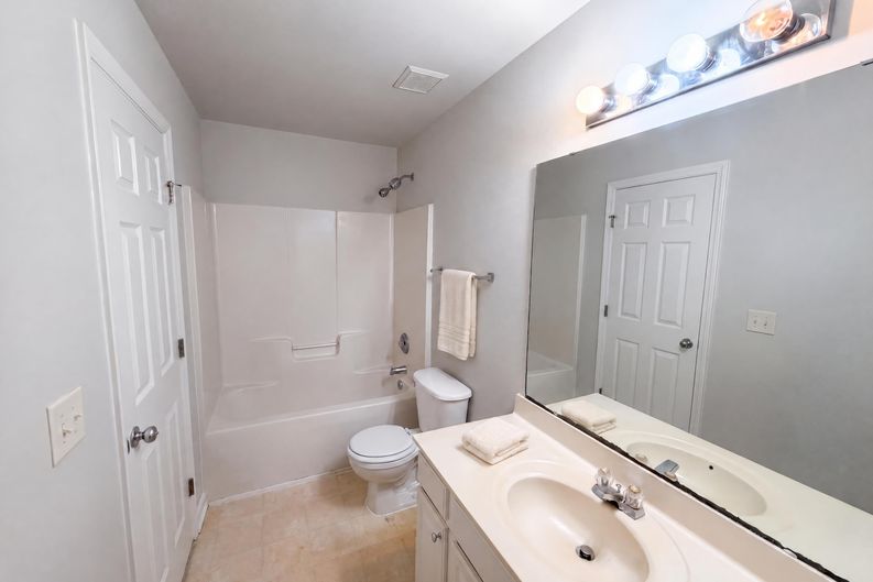 Photo 14 of 18 of 8408 Aztec Dawn Ct, Raleigh, NC