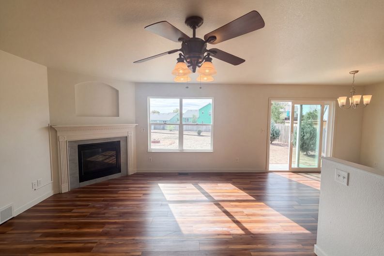 Photo 8 of 26 of 3820 Dove Ln, Evans, CO