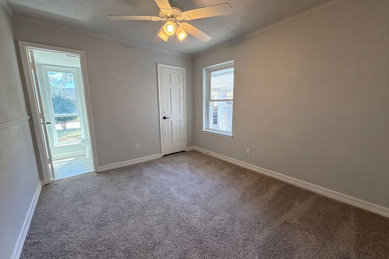 Photo 19 of 35 of 1114 Forestburg Dr, Houston, TX