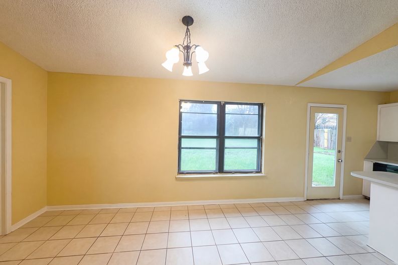 Photo 9 of 17 of 908 Hackberry St, Copperas Cove, TX