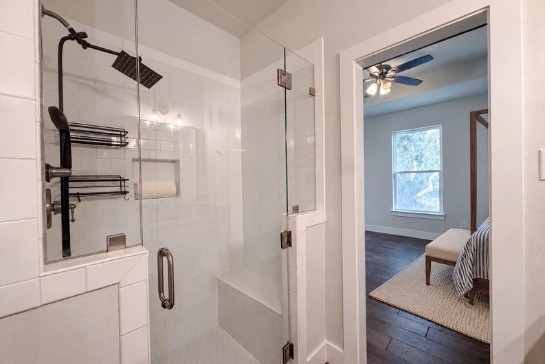 Photo 7 of 30 of 50 Whispering Valley Dr, Wimberley, TX