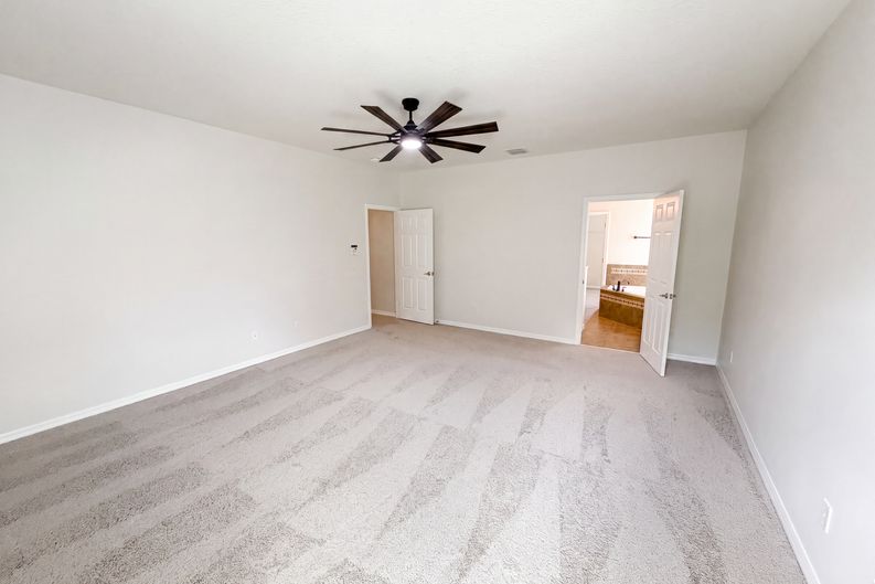 Photo 4 of 46 of 280 Chandler Cir, Oviedo, FL