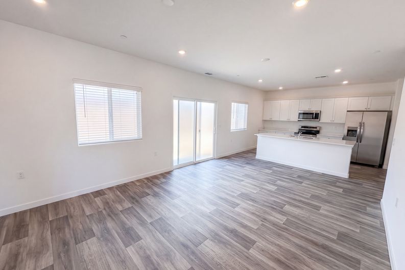 Photo 3 of 18 of 3267 Carambola Ave, Clovis, CA