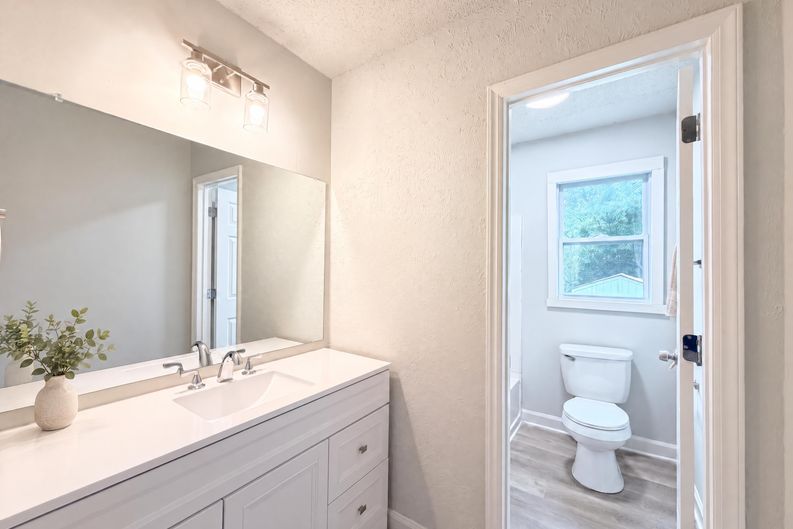 Photo 12 of 18 of 8822 Hunter Green Ln, Charlotte, NC