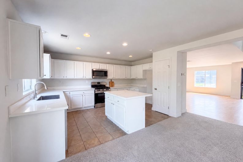 Photo 15 of 31 of 2155 Watercourse St, Stockton, CA