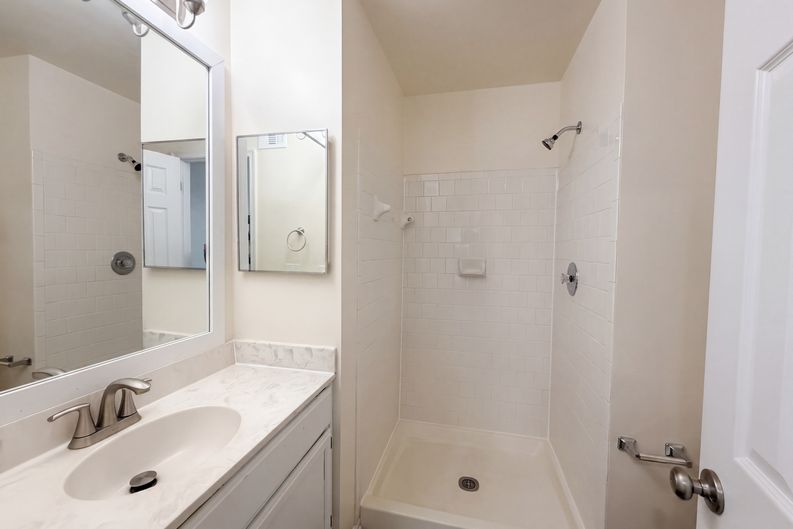 Photo 29 of 48 of 8641 Centerton Ln, Manassas, VA