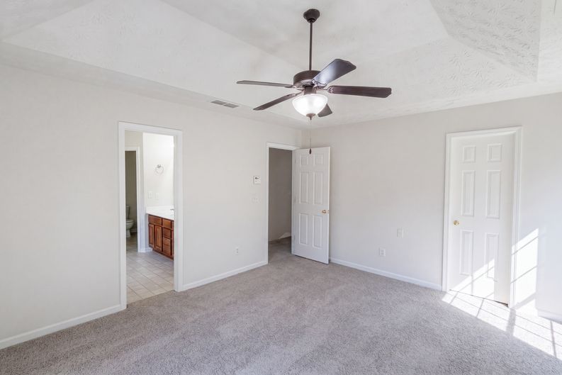 Photo 13 of 25 of 1668 Bennett Dr, McDonough, GA