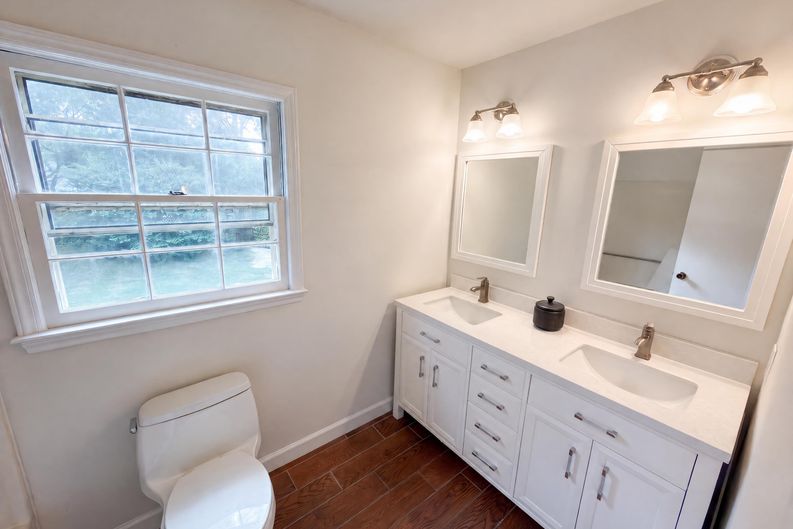 Photo 9 of 19 of 8909 Danson Dr, Charlotte, NC