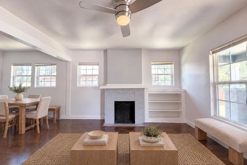 Photo 3 of 17 of 2832 Avenue I, Fort Worth, TX