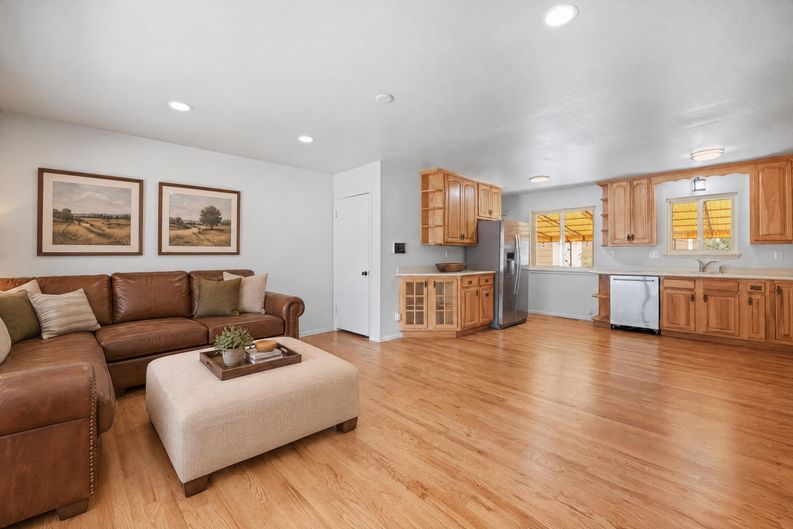 Photo 3 of 20 of 2826 Jon St, Colorado Springs, CO