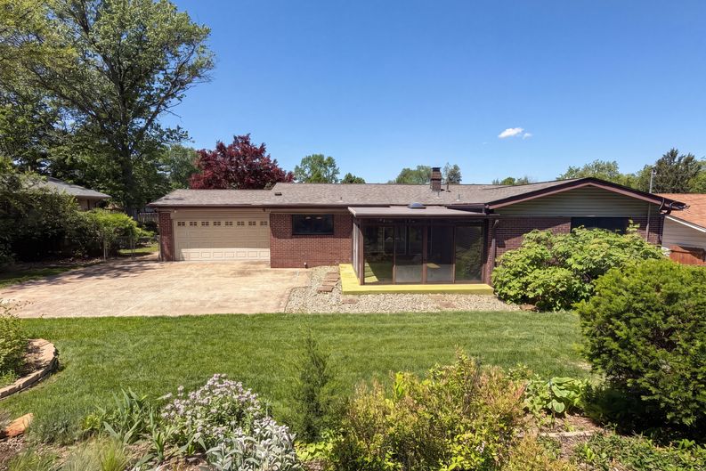 Photo 5 of 22 of 1440 Tina Dr, Florissant, MO