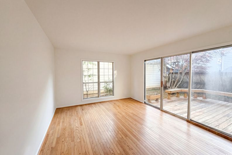 Photo 8 of 27 of 8509 Ivoryton Way, Montgomery Village, MD