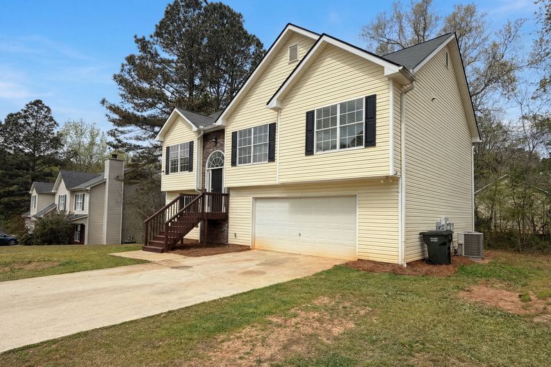 Photo 7 of 25 of 479 Clearwater Way, Monroe, GA