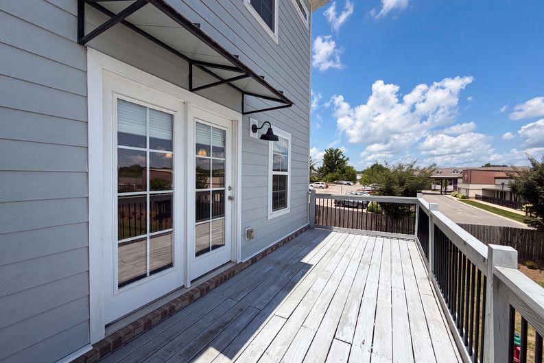 Photo 5 of 31 of 200 Kinsale Dr, Spring Hill, TN