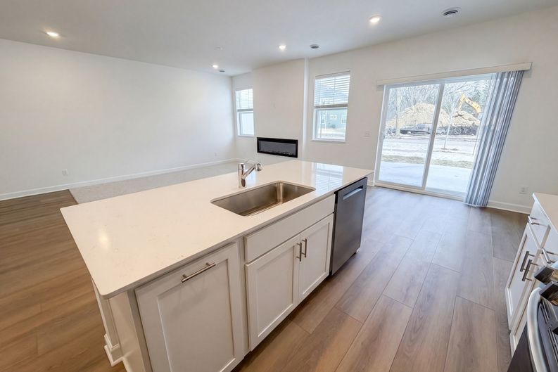 Photo 9 of 22 of 3022 Basswood St, Little Canada, MN