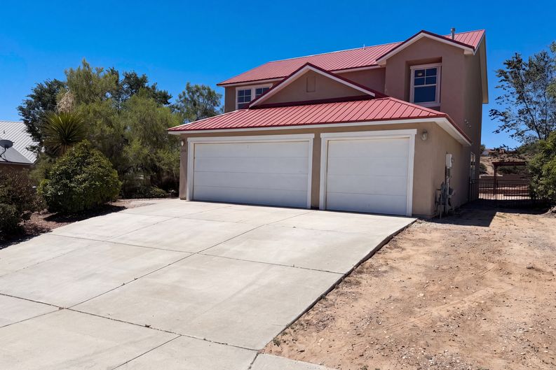 Photo 5 of 22 of 2516 Milagro Ridge Ct NE, Rio Rancho, NM