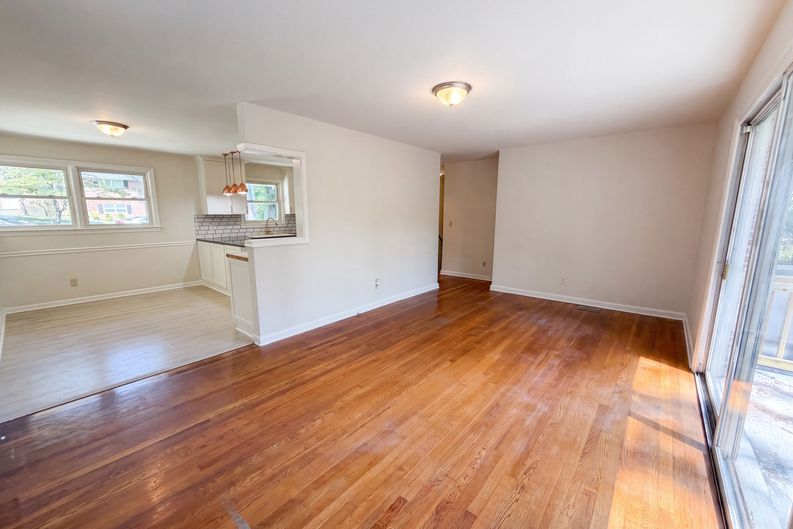 Photo 4 of 25 of 3022 Lindenwood Dr, Columbia, SC