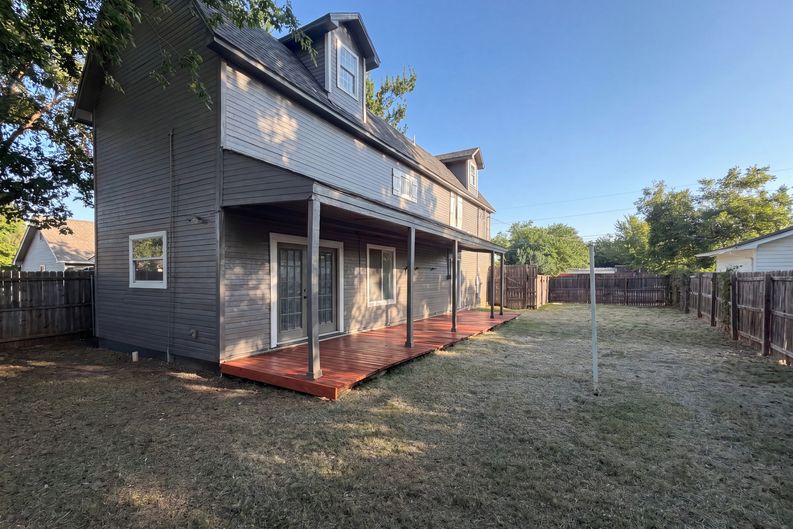 Photo 5 of 17 of 4526 S Horseshoe Trl, The Colony, TX