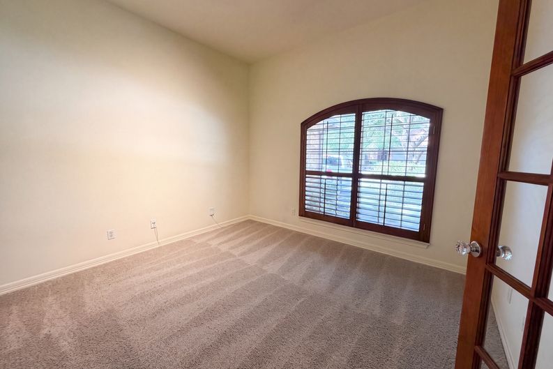 Photo 17 of 22 of 13804 Long Shadow Dr, Manor, TX