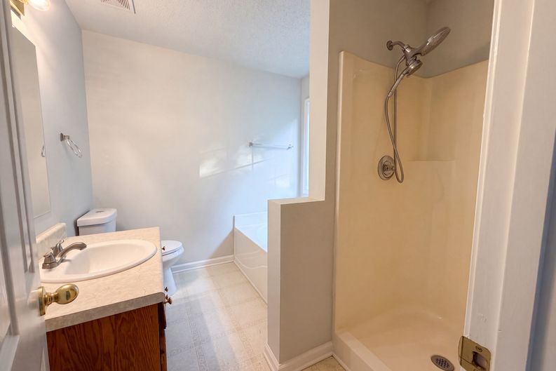 Photo 8 of 28 of 100 Betty Ln, Carrollton, GA