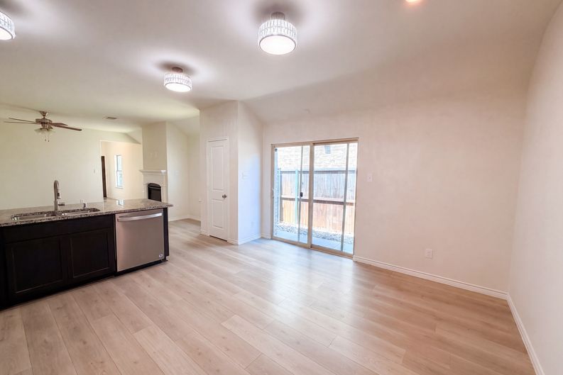 Photo 7 of 16 of 5558 Yarborough Dr, Forney, TX