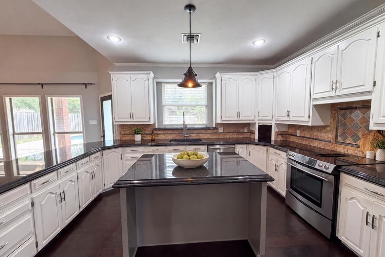 Photo 10 of 26 of 2717 Wickersham Dr, Temple, TX