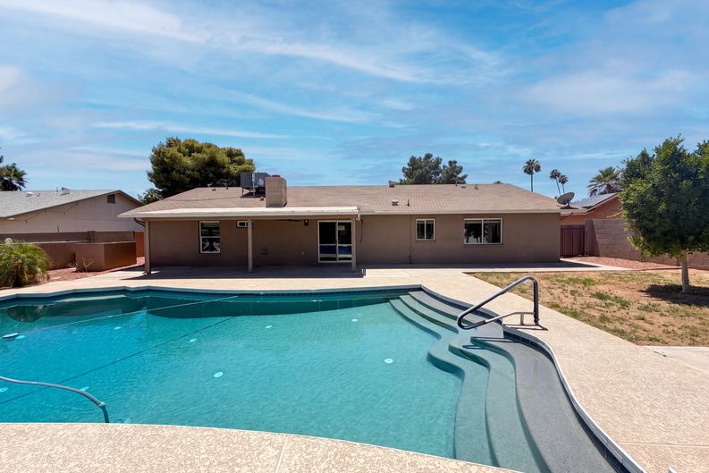 Photo 5 of 22 of 3028 E Marilyn Rd, Phoenix, AZ