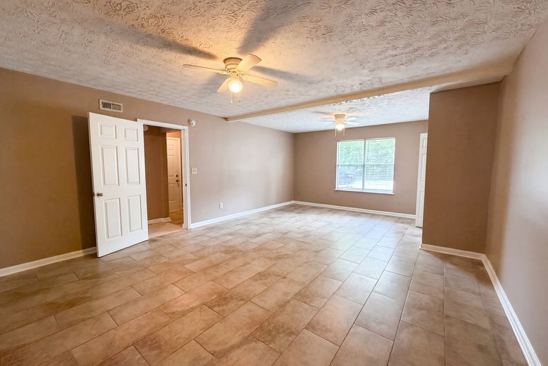 Photo 8 of 19 of 7020 Greenbower Ln, Atlanta, GA
