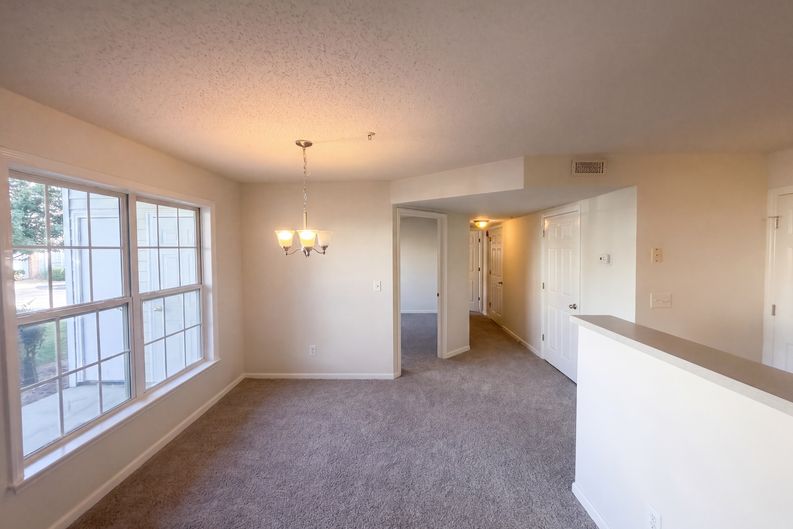 Photo 5 of 18 of 3721 Morris Farm Dr, Greensboro, NC