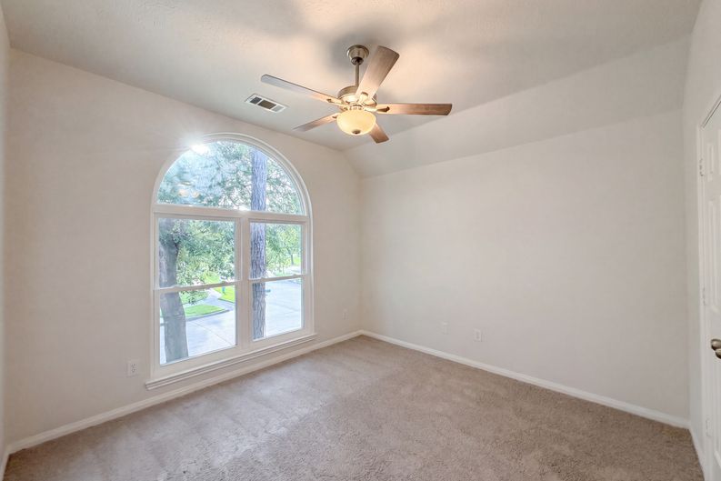 Photo 13 of 22 of 14310 Amyford Ct, Cypress, TX