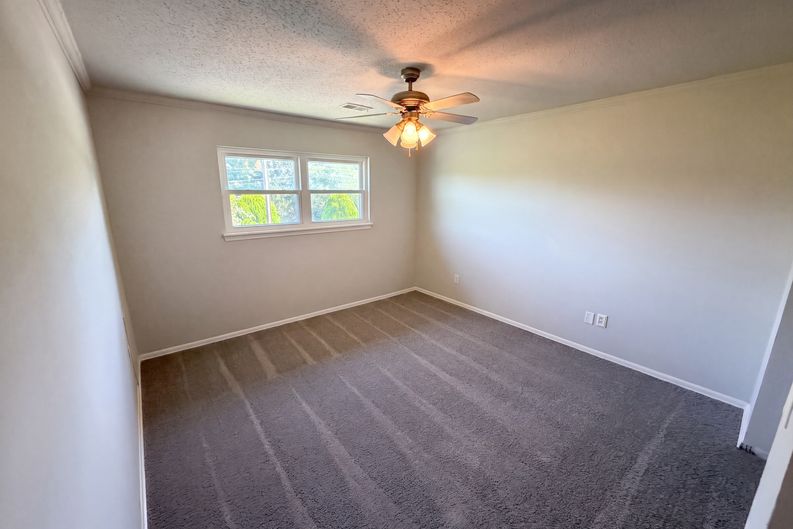 Photo 15 of 22 of 3135 E 52nd St, Indianapolis, IN