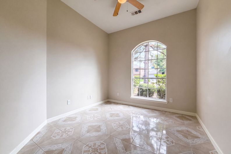 Photo 16 of 19 of 3419 Foursome Ln, Sugar Land, TX