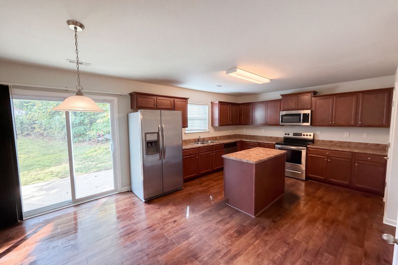Photo 3 of 32 of 900 Etta Pl, Gastonia, NC