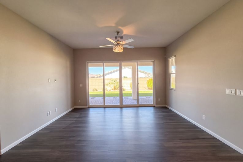Photo 3 of 34 of 10138 Tamberlaine Ave, Las Vegas, NV