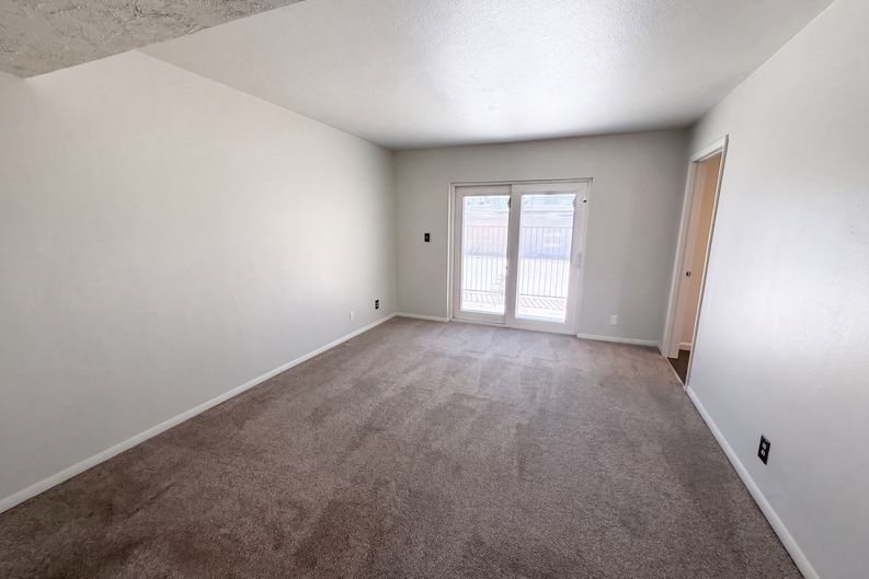 Photo 4 of 21 of 817 W Isabella Ave, Mesa, AZ