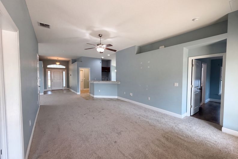 Photo 12 of 26 of 1229 Longville Cir, Tavares, FL