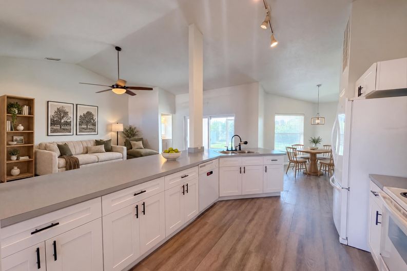 Photo 6 of 23 of 222 Cloverdale Rd, Winter Haven, FL