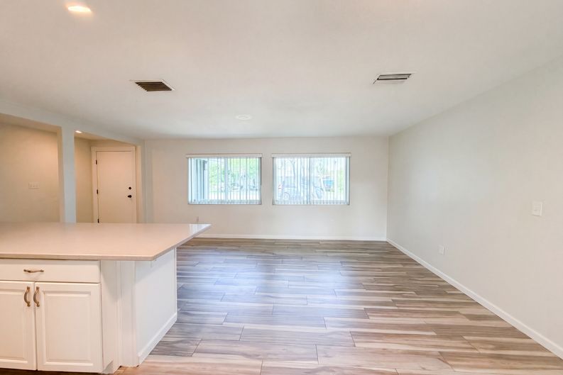 Photo 6 of 26 of 3260 Pinetree St, Port Charlotte, FL