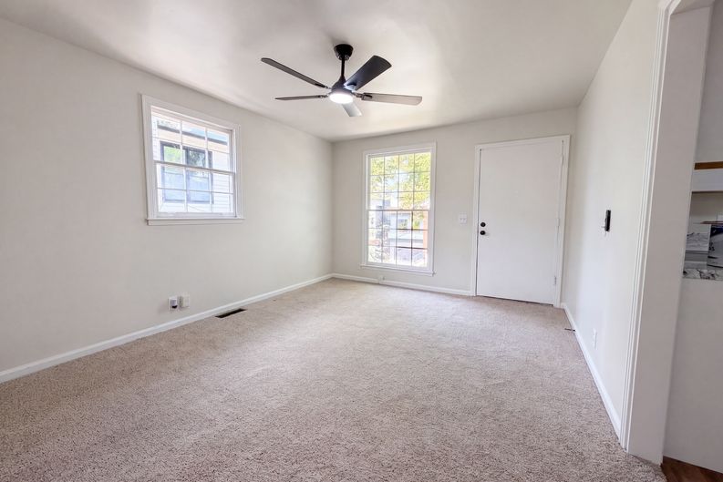 Photo 3 of 16 of 1004 Glenview Dr, Nashville, TN